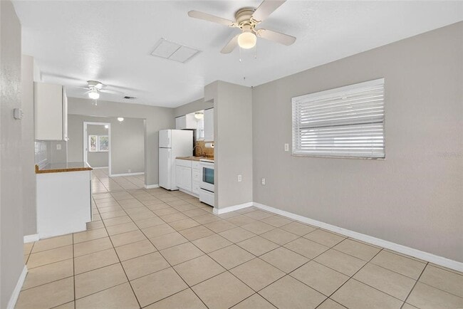 Building Photo - 685 71st Ave N