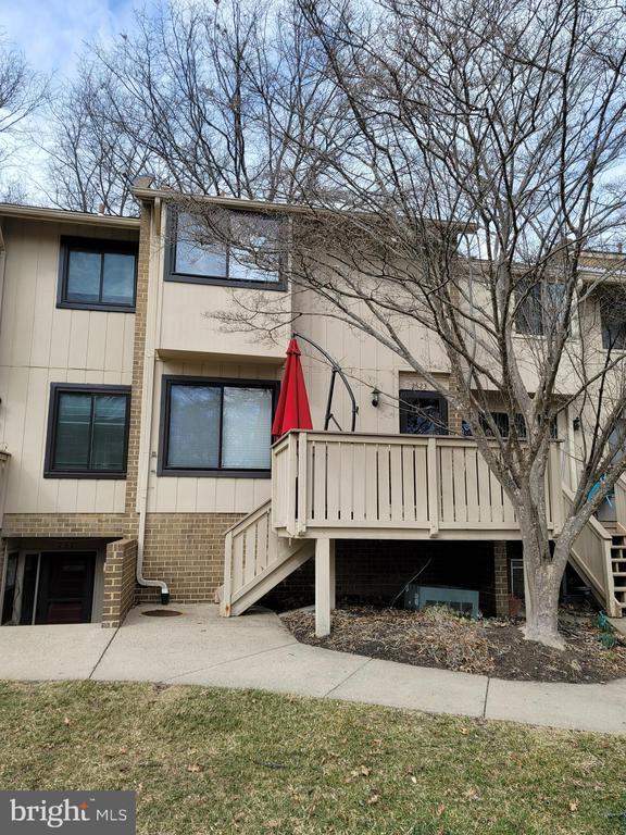 Building Photo - 2623 Glengyle Dr