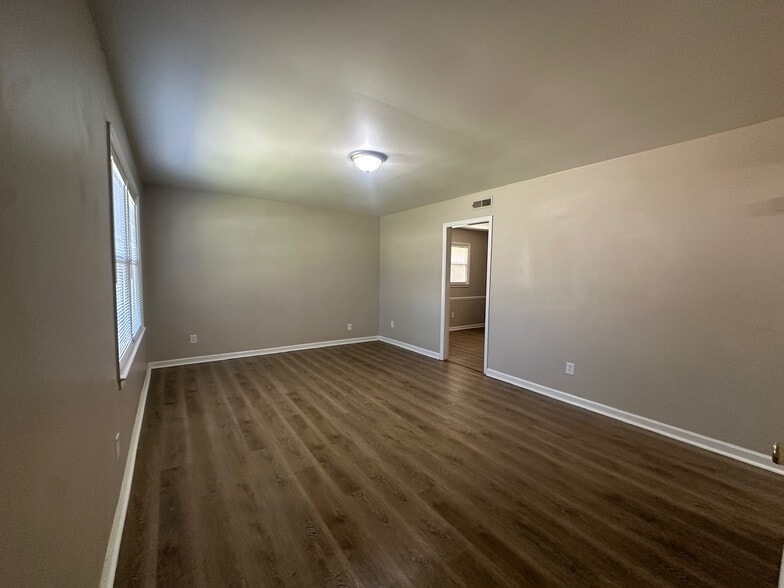 Building Photo - 1704 Gavin Dr