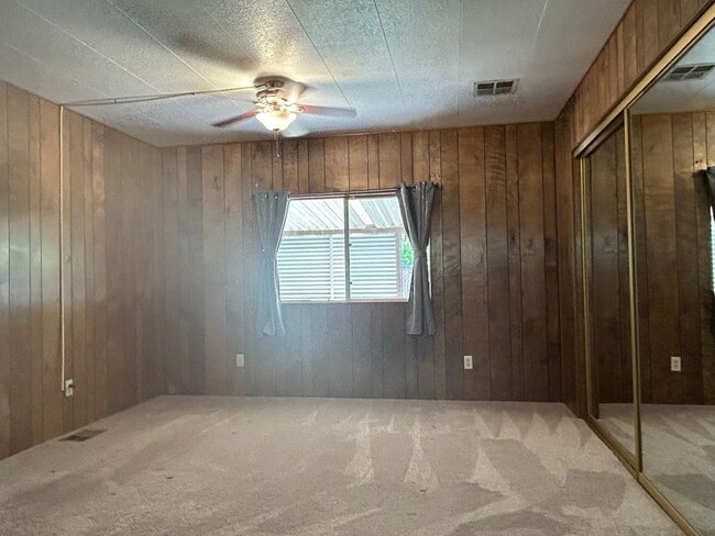 Building Photo - 2 Tarn Cir