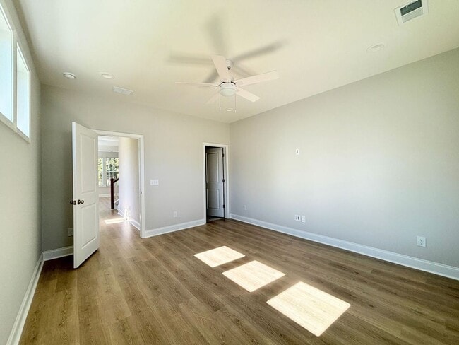Building Photo - Available now. Beautiful 3 BR/2.5 BA New C...