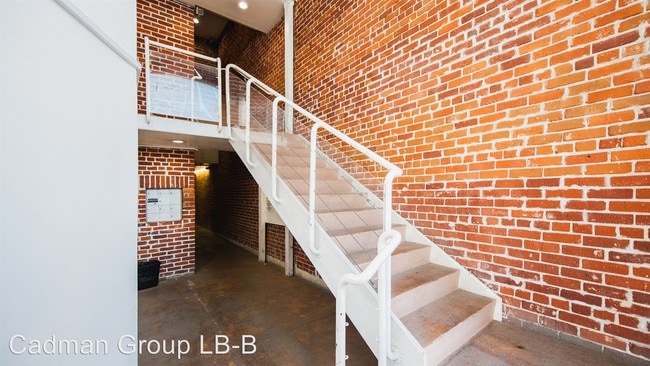 Building Photo - 946-950 Daisy Ave