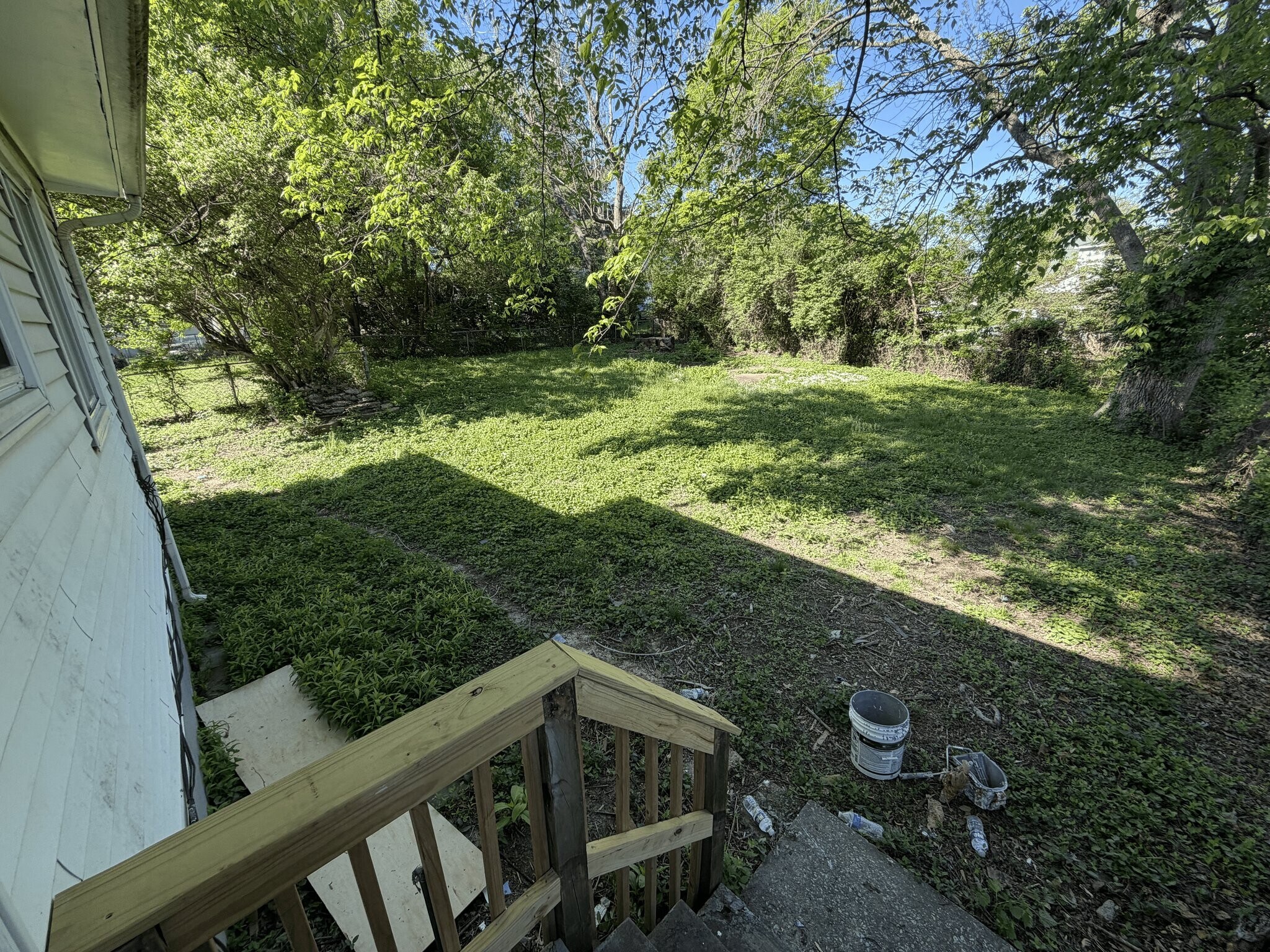 Building Photo - 2527 Leslie Ave