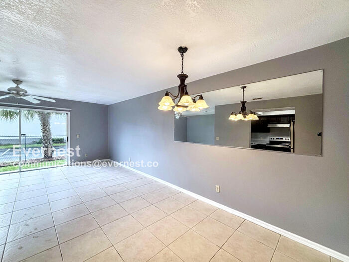 Building Photo - 2460 Summerfield Way