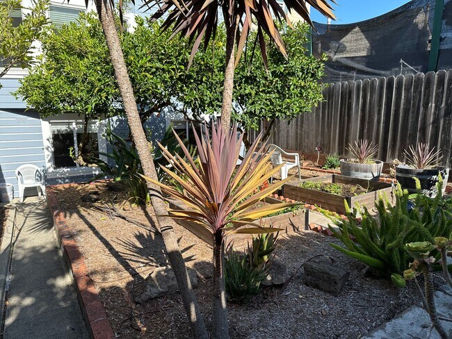 Building Photo - Charming Remodeled Home in Prime Excelsior...