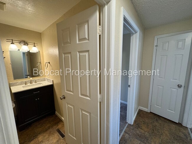 Building Photo - 3 Bed, 2 Bath, Home Located in Gardnerville