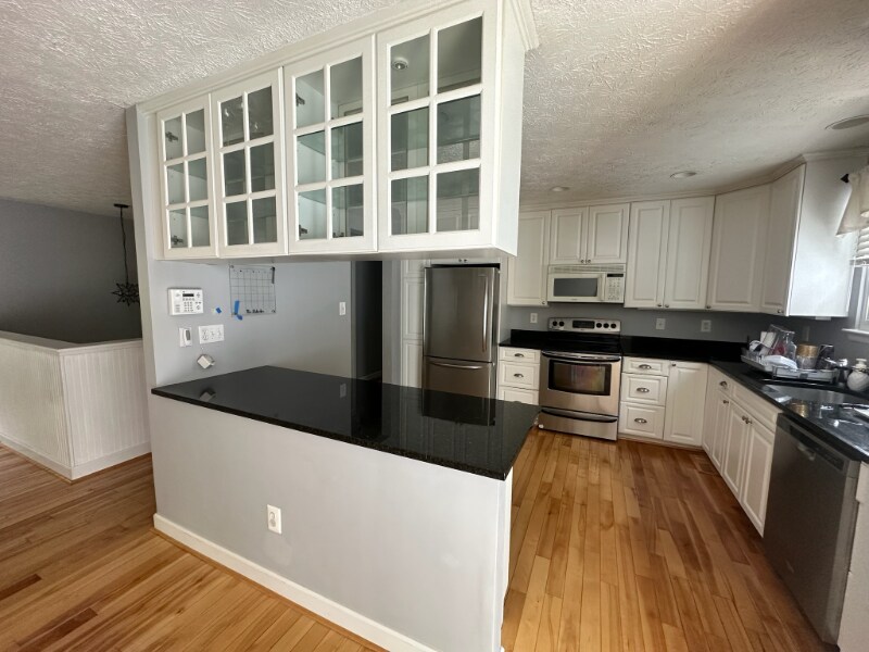 Building Photo - 253 Overleaf Dr