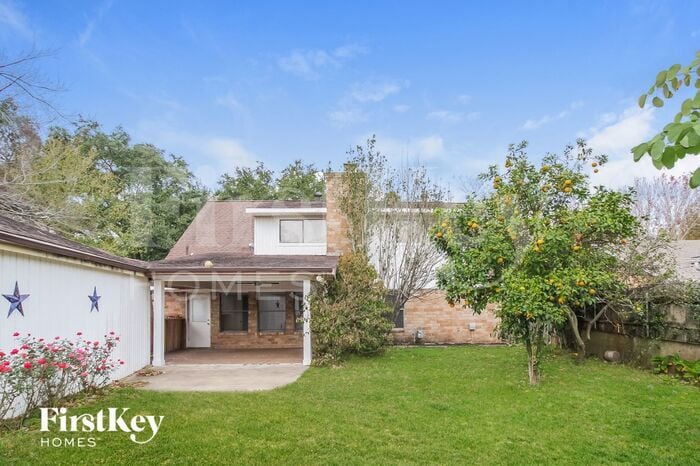 Building Photo - 21419 Park Willow Dr