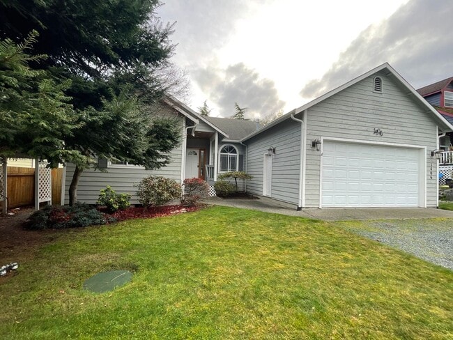 Building Photo - Lovely Home in Holmes Harbor with a Short Term Lease!