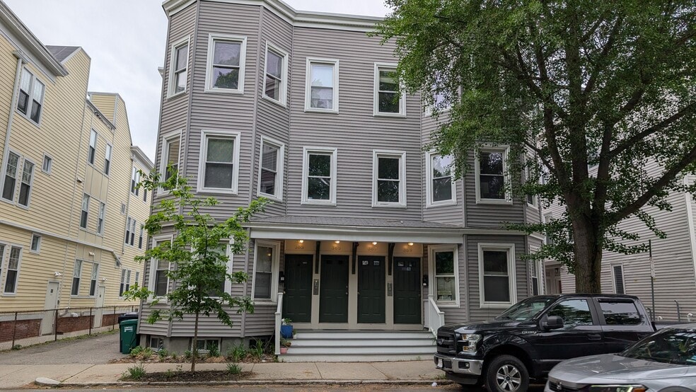 Building Photo - 367 Cardinal Medeiros Ave