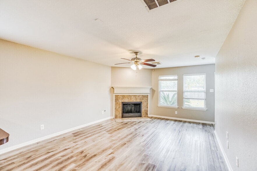 Building Photo - 4703 Montclair Hill Ln