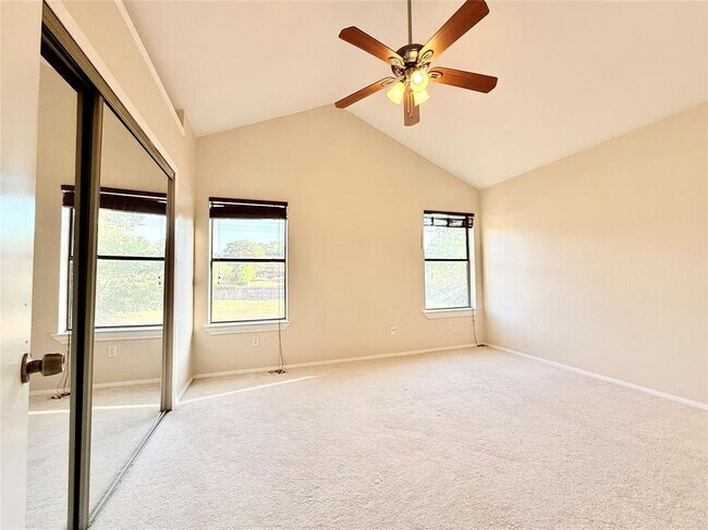 Building Photo - 11901 Swearingen Dr