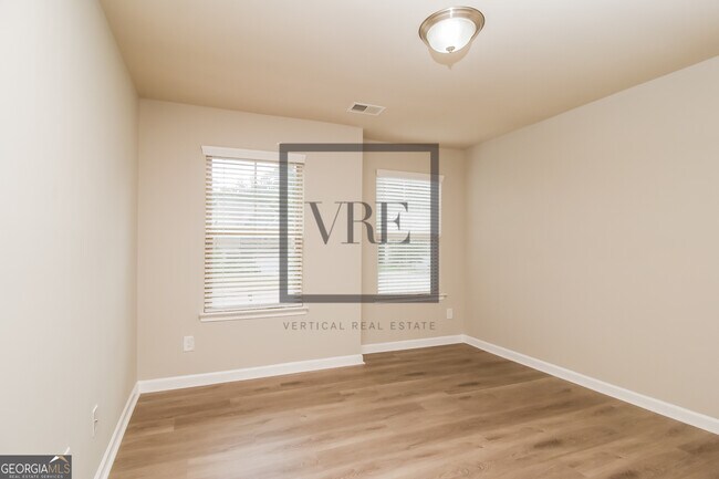 Building Photo - 133 Avonwood Cir