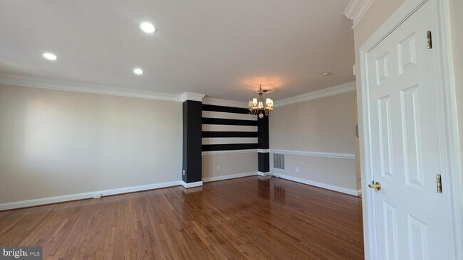 Building Photo - 42681 Rolling Rock Square