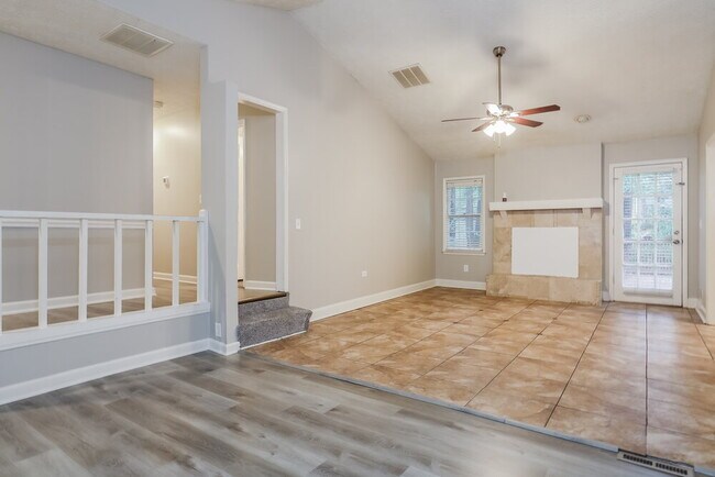 Building Photo - 1019 River Stone Ct