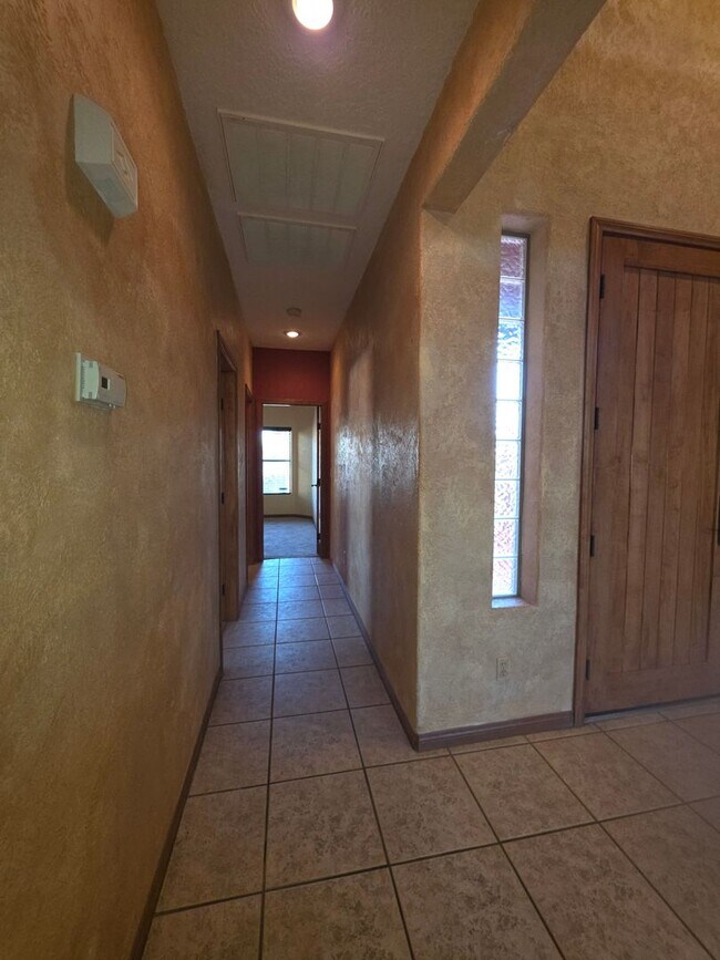 Building Photo - 8152 Eagledancer Ave