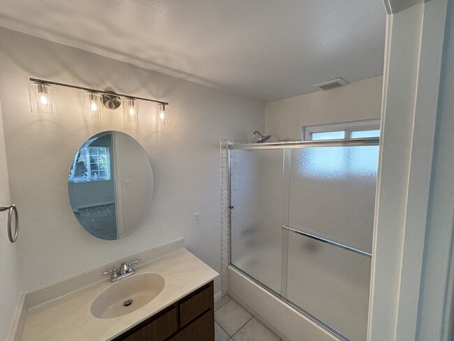 Building Photo - 475 Monti Cir