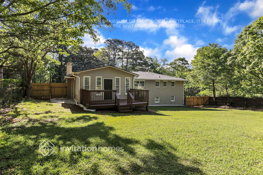 Building Photo - 2367 Fox Dr