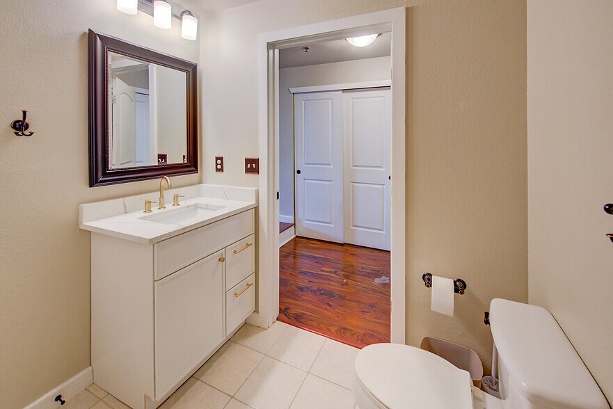 Building Photo - 1441 Central St