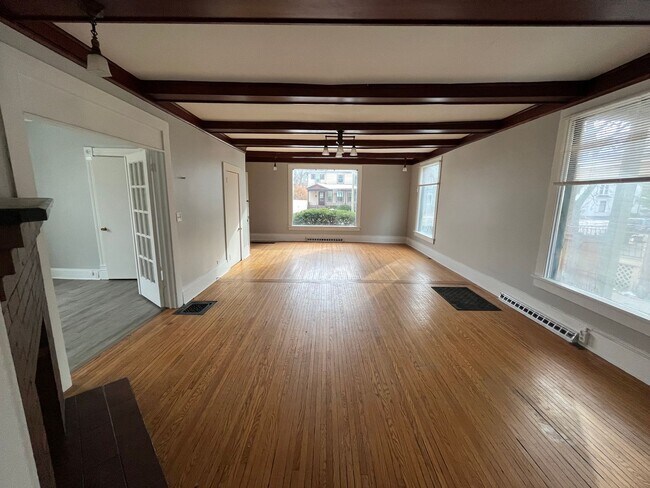 Building Photo - 1140 N Church St