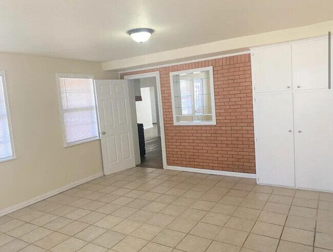 Building Photo - 4908 43rd St