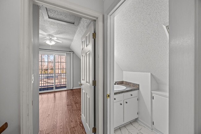 Building Photo - 4984 HWY 264