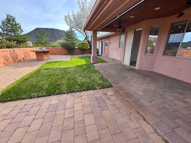 Building Photo - HOUSE - RED ROCK VIEWS - MOVE IN SPECIAL!
