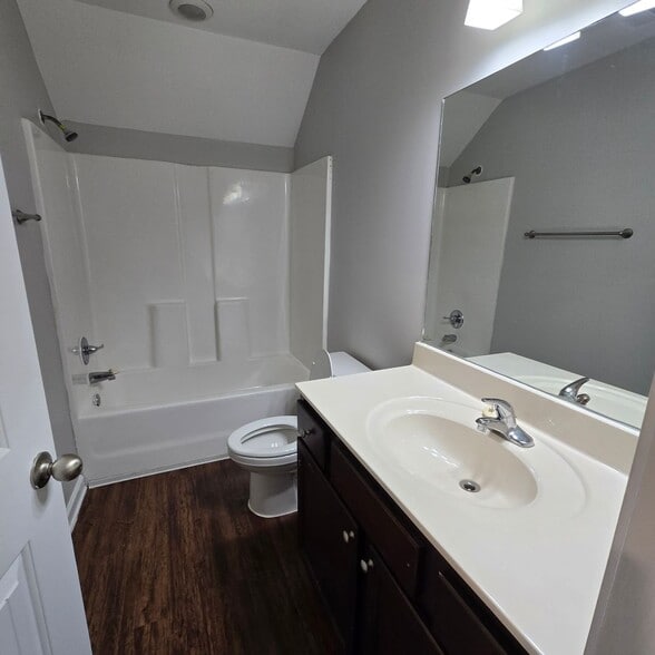 Building Photo - Two-Story Beauty in Olive Branch with Comp...