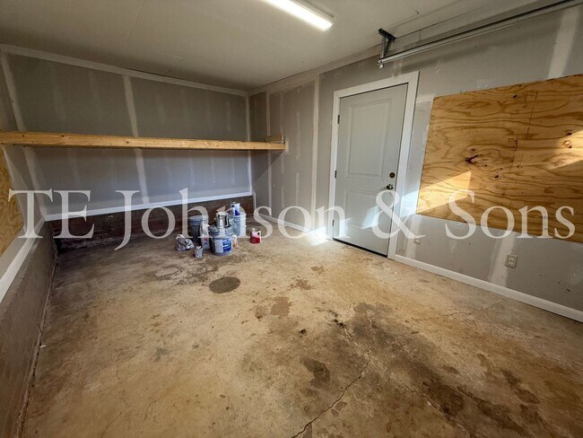 Building Photo - 3826 Barkwood Dr