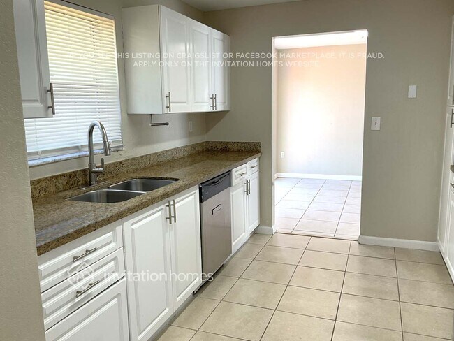 Building Photo - 9760 SW 9th Ct