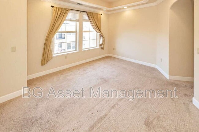 Building Photo - 1240 Sonata Dr