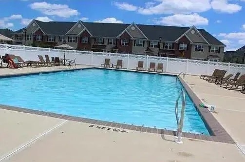 Building Photo - 72 Andrews Way