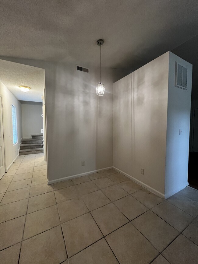 Building Photo - 3720 Prices Ln
