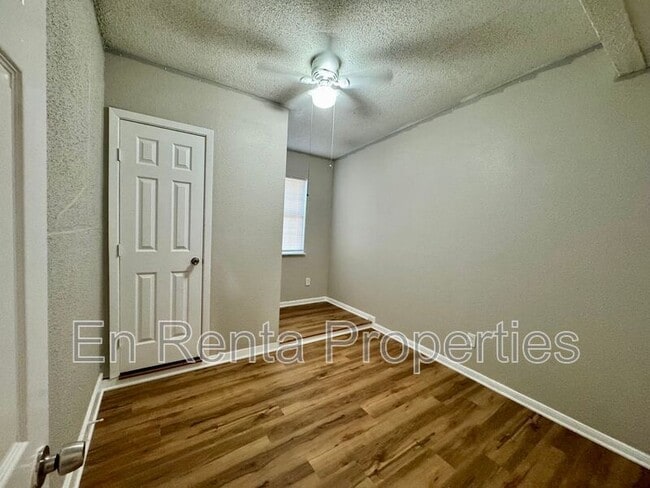Building Photo - 2906 Birch Park Dr