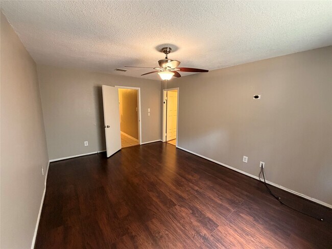 Building Photo - 3227 Glade Springs Dr