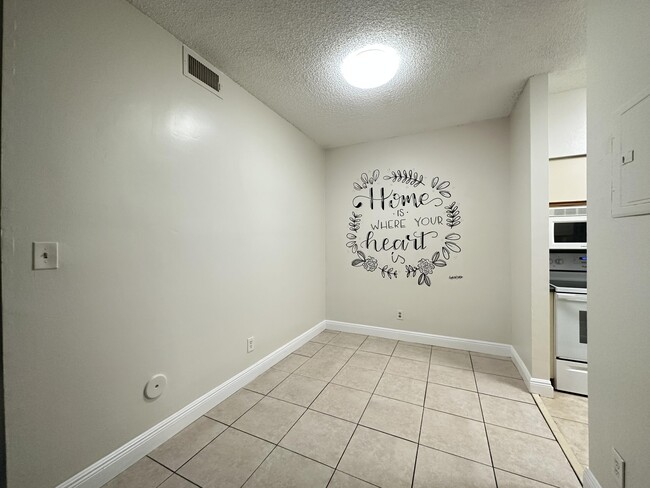 Building Photo - 671 Cypress Lake Blvd