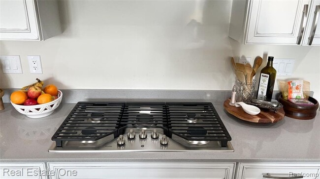 Building Photo - 4932 Glenora Dr