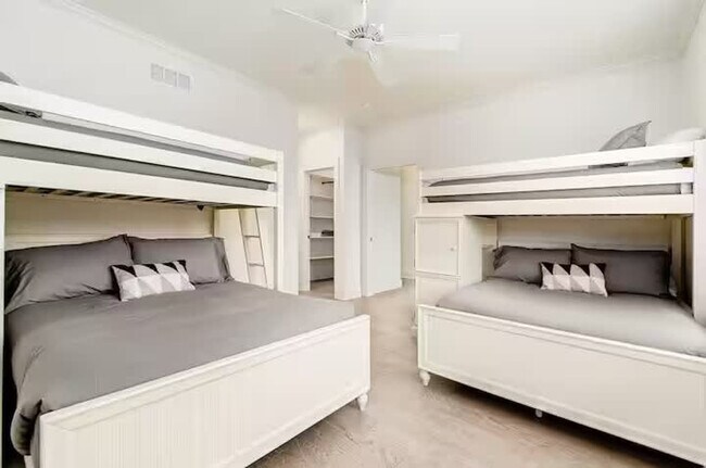 Building Photo - 1142 Hamlet St