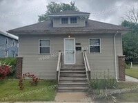 Building Photo - Spacious 2 bedroom house Second Month's rent free for First Responders