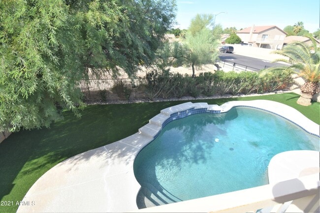 Building Photo - 768 E Irma Ln