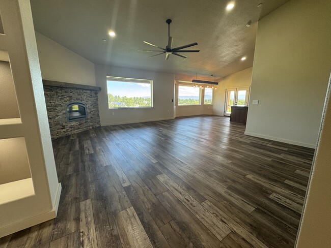 Building Photo - 536 Jackson Ranch Rd