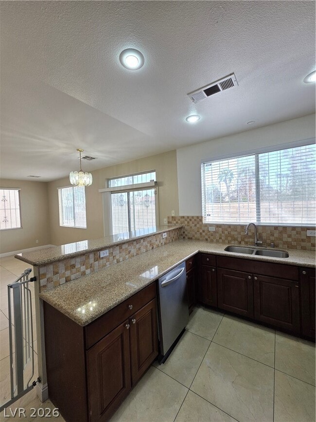Building Photo - 2524 Silver Shadow Dr
