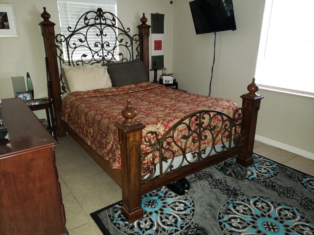 Building Photo - 5412 S Bernie St