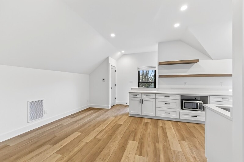 Building Photo - 2133 N Talbott St