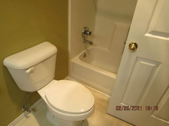 Building Photo - 3 bedroom 2 bathroom at the End of the cul-de-sac Home with RV Parking