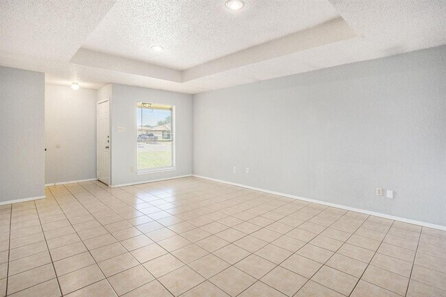 Building Photo - 3710 Hulen Park Cir