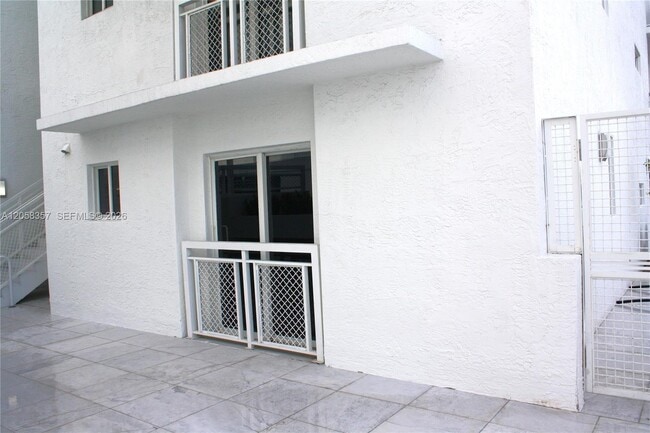Building Photo - 1701 Sunset Harbour Dr