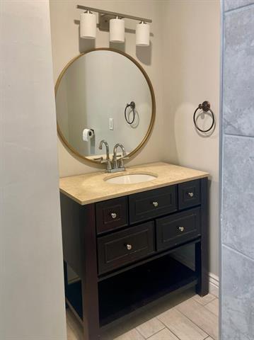 Building Photo - 313 E Mitchell St