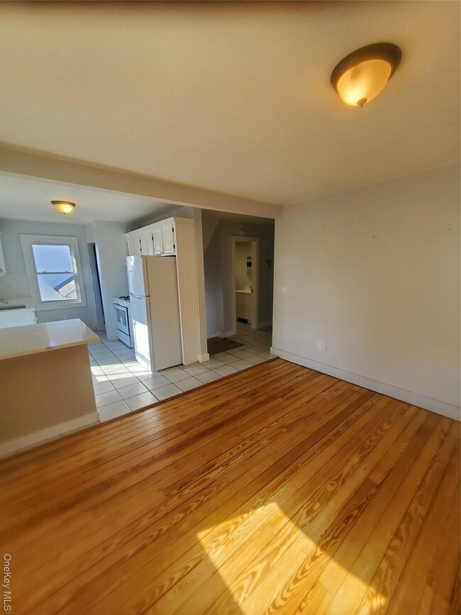 Building Photo - 35 3rd Ave