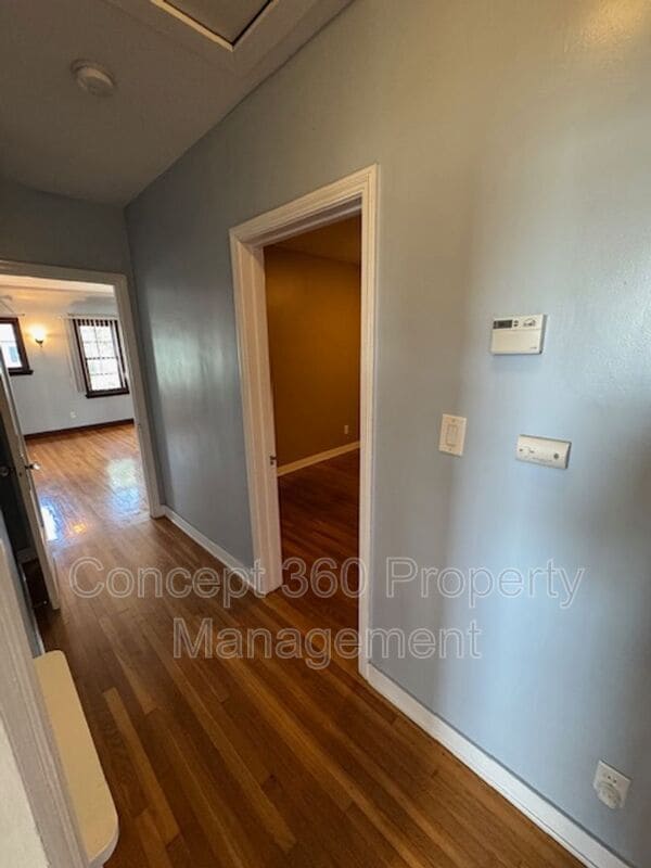Building Photo - 2727 E De Soto St